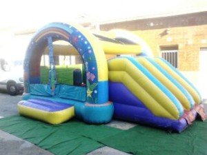 Alquiler de Colchoneta Hinchable en fiesta de Alicante